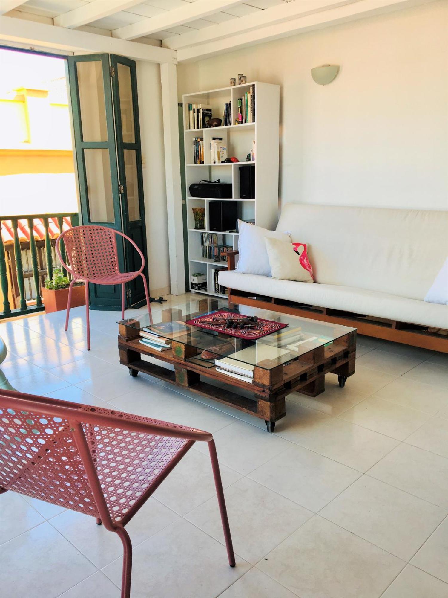 - Stunning Location In Walled Apartment *